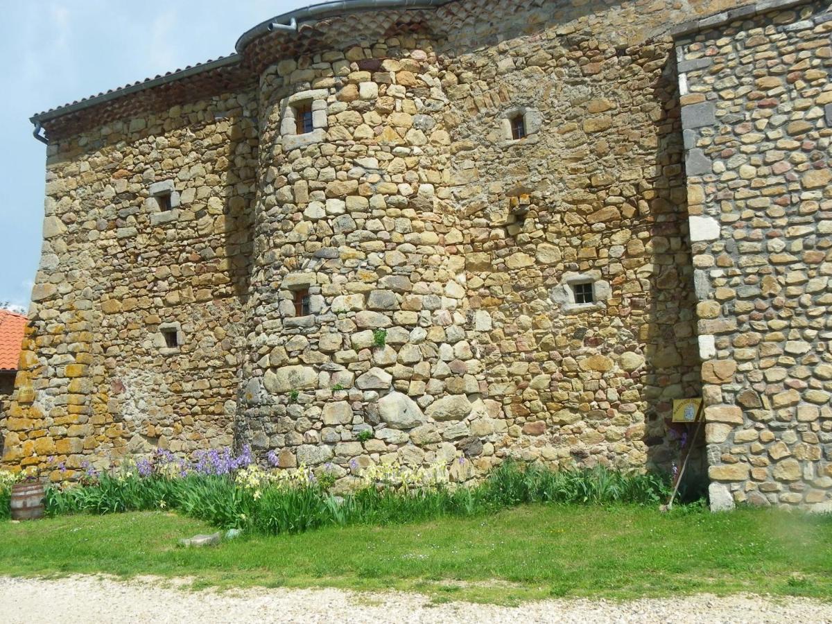 Bed and Breakfast Le Donjon De La Reine Margot Beaumont  Экстерьер фото